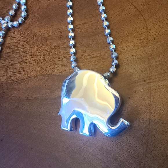 ALABAMA FANS ELEPHANT silver tone Pendant - Picture 10 of 10